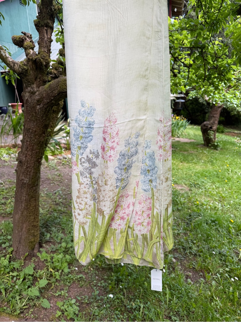 NWT One Hundred Stars Hyacinth scarf/stole
